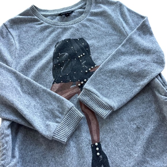 Love and Lace Gray Sweater with Fashion Graphic - Picture 11 of 16